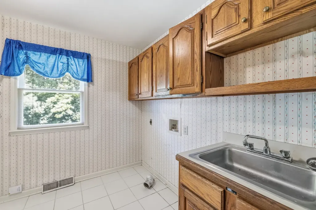 115 S Hill Road Versailles KY 40383