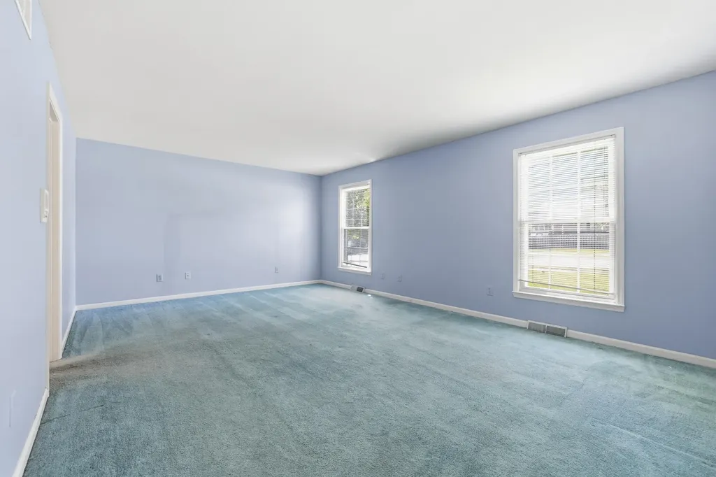 115 S Hill Road Versailles KY 40383