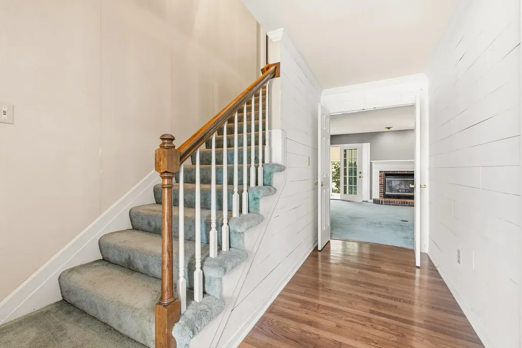 115 S Hill Road Versailles KY 40383