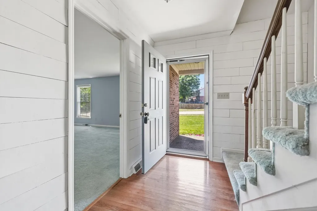 115 S Hill Road Versailles KY 40383