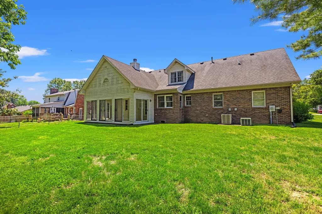 115 S Hill Road Versailles KY 40383