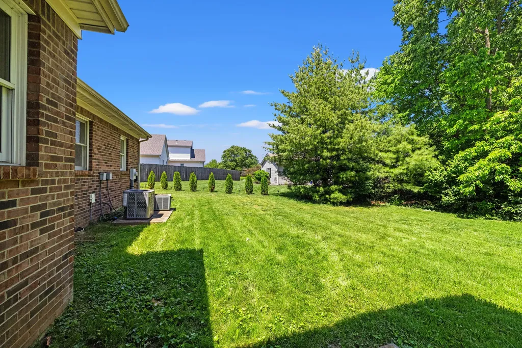 115 S Hill Road Versailles KY 40383