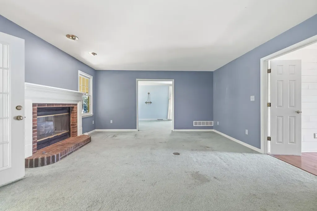 115 S Hill Road Versailles KY 40383