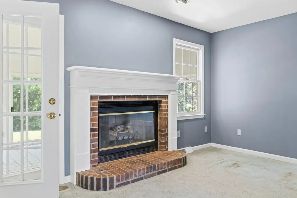 115 S Hill Road Versailles KY 40383