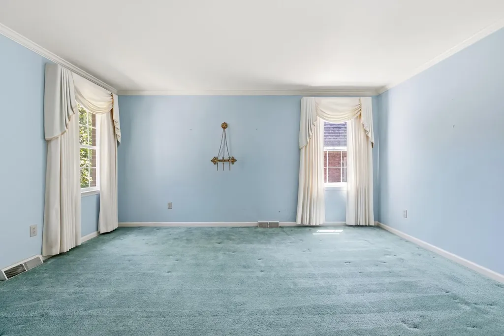 115 S Hill Road Versailles KY 40383
