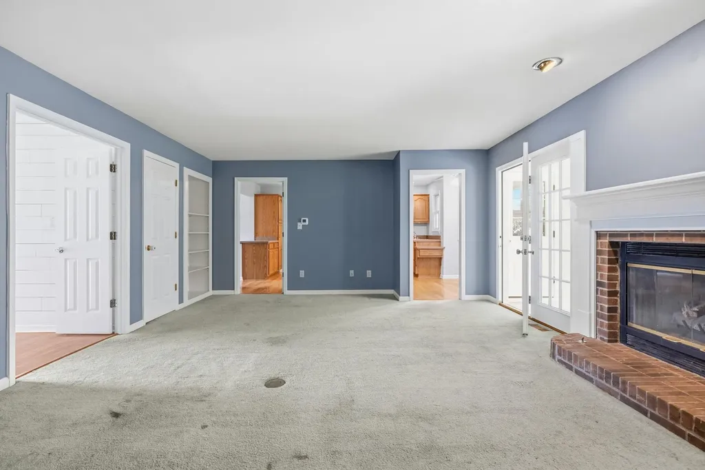 115 S Hill Road Versailles KY 40383