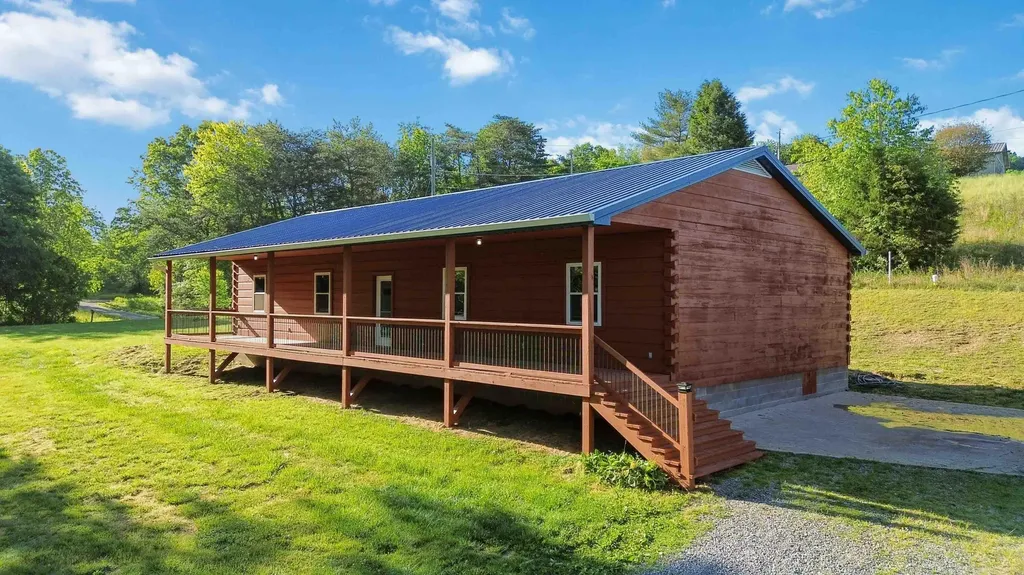 196 Cecil Smith Road Hustonville KY 40437