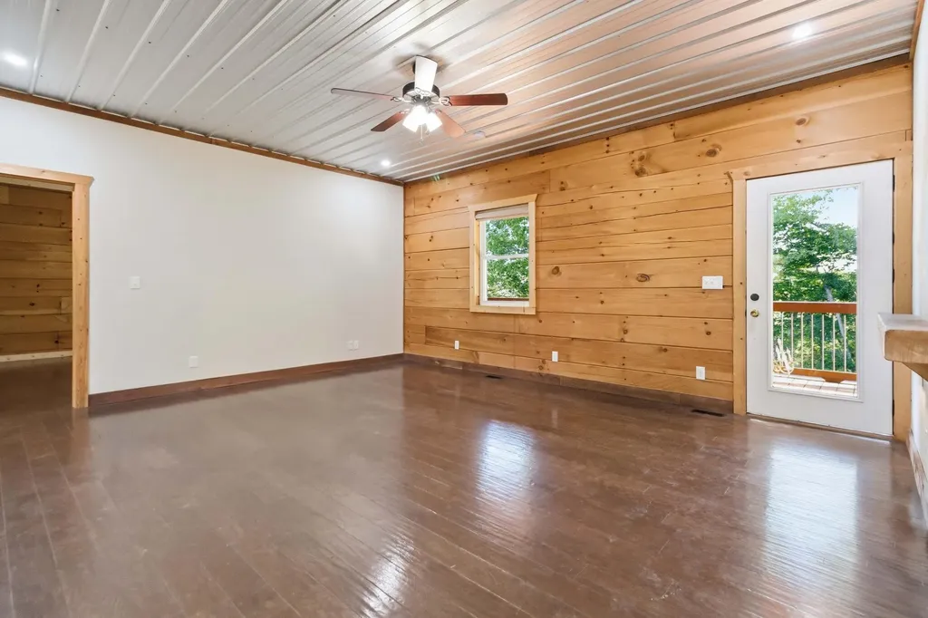 196 Cecil Smith Road Hustonville KY 40437