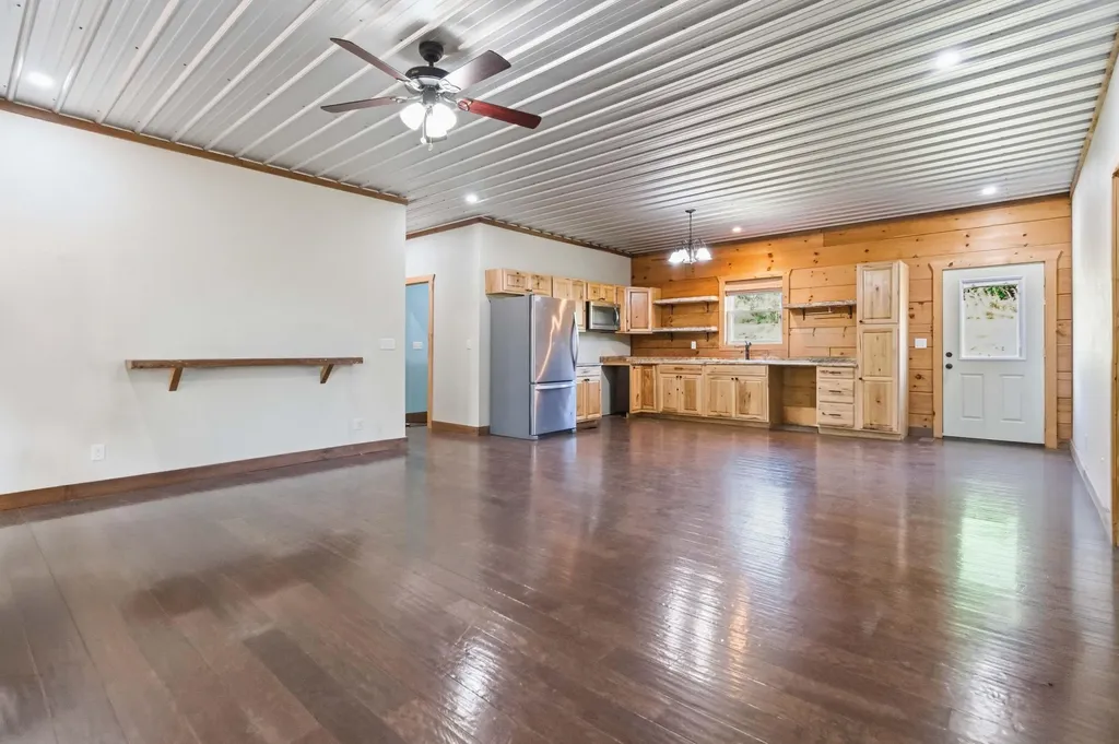 196 Cecil Smith Road Hustonville KY 40437