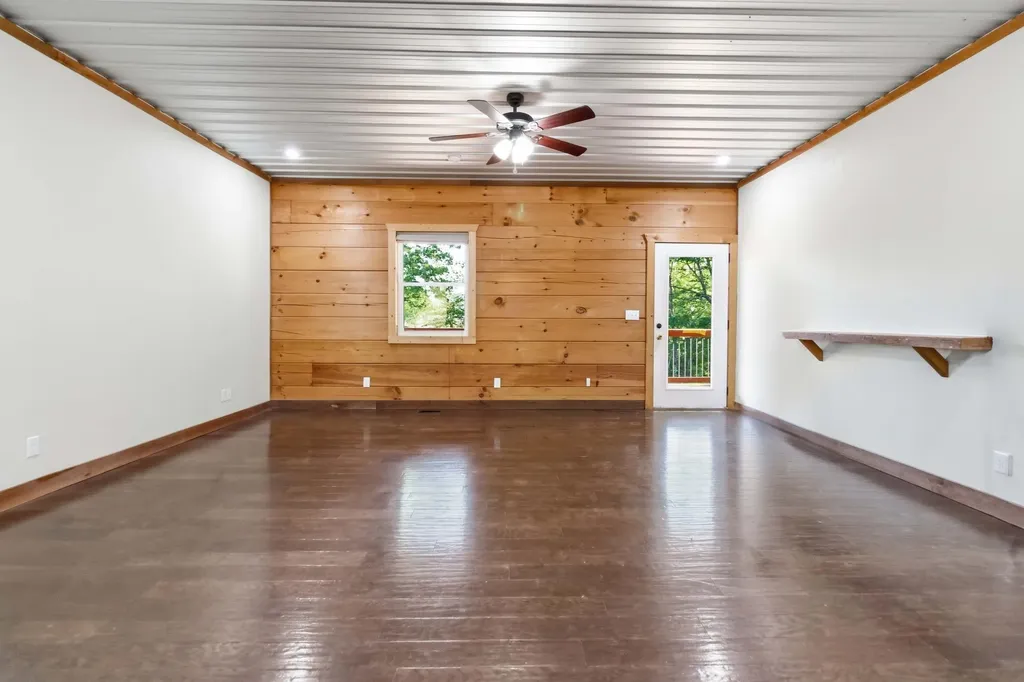 196 Cecil Smith Road Hustonville KY 40437