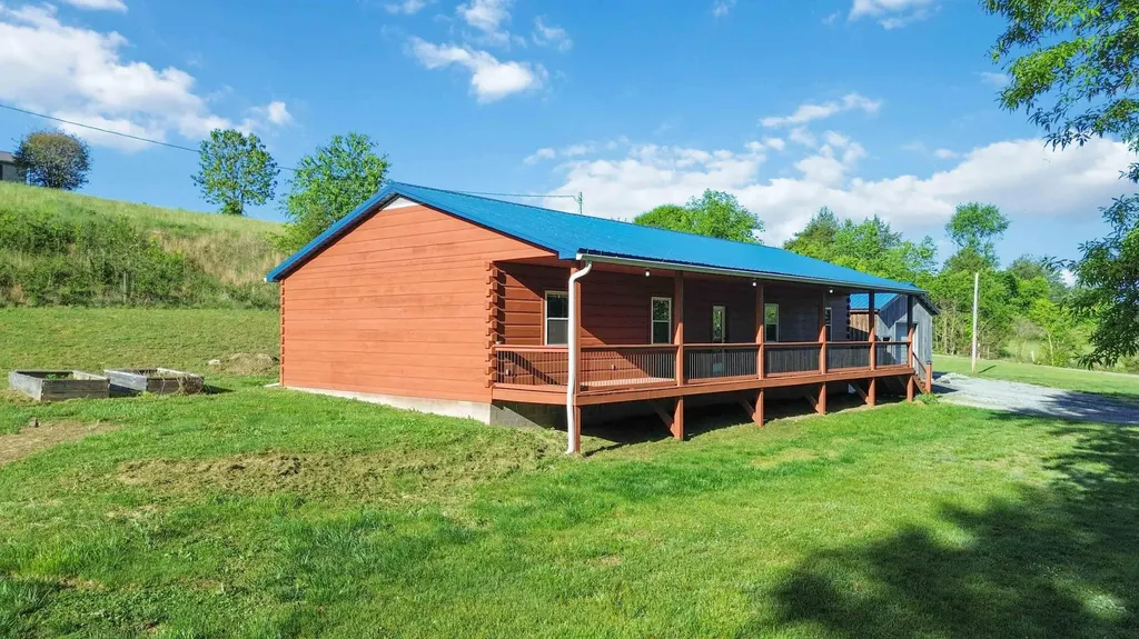 196 Cecil Smith Road Hustonville KY 40437