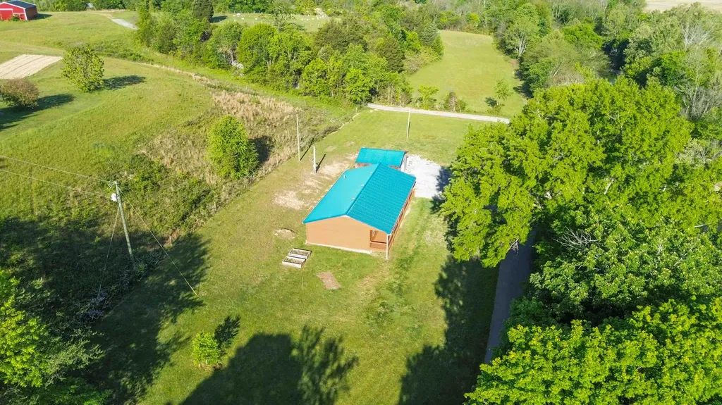 196 Cecil Smith Road Hustonville KY 40437