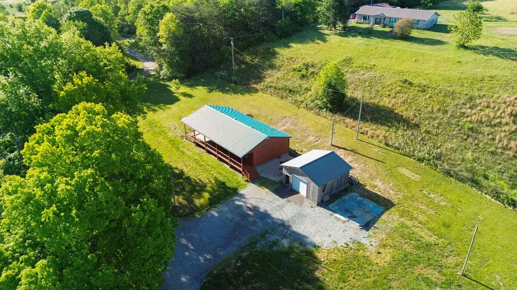 196 Cecil Smith Road Hustonville KY 40437
