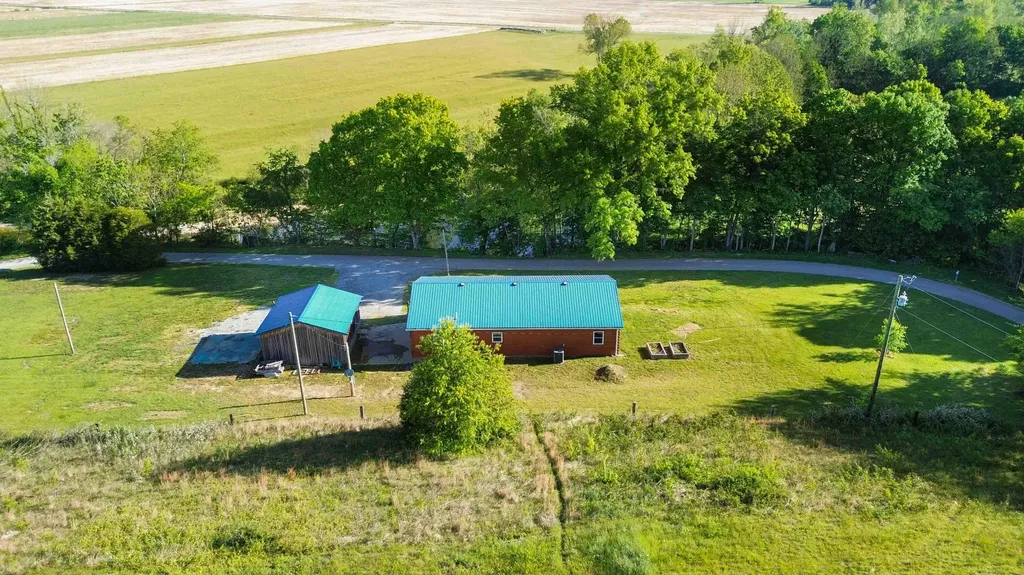 196 Cecil Smith Road Hustonville KY 40437