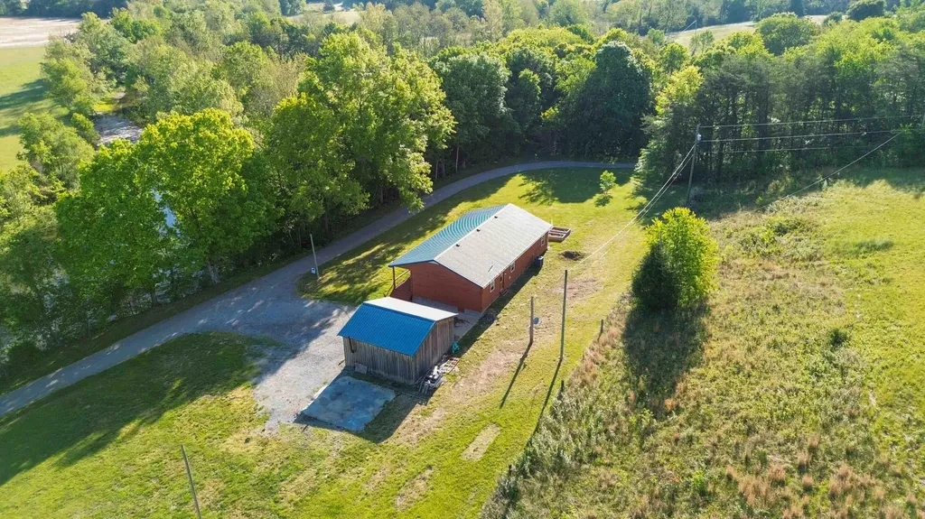 196 Cecil Smith Road Hustonville KY 40437