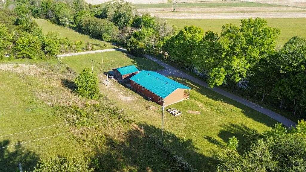 196 Cecil Smith Road Hustonville KY 40437