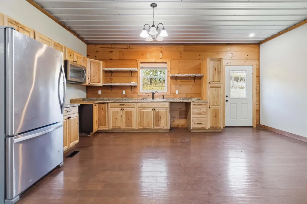 196 Cecil Smith Road Hustonville KY 40437
