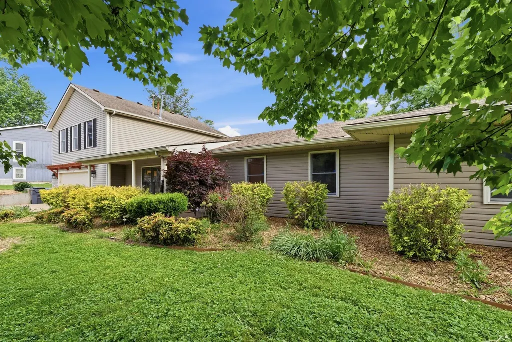 3028 Arrowhead Drive Lexington KY 40503