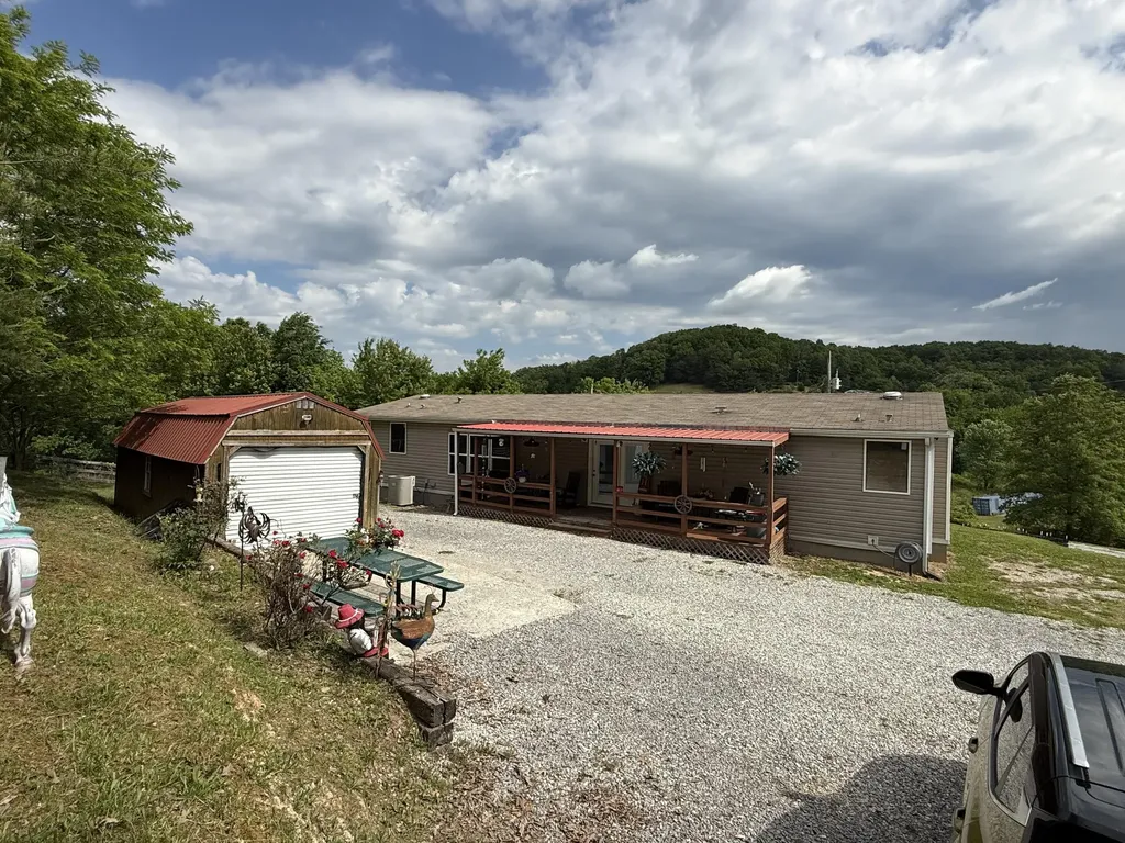 1729 Calico Road Berea KY 40403