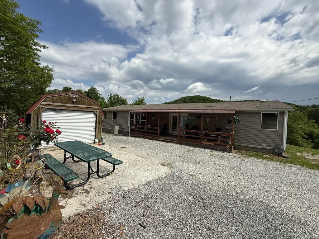 1729 Calico Road Berea KY 40403