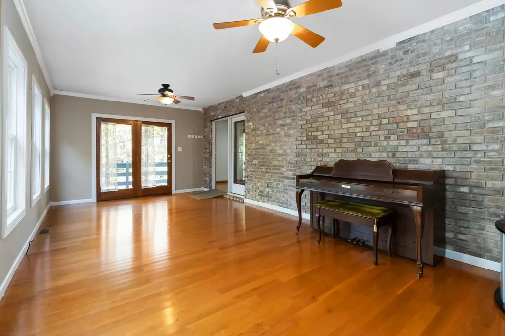 24 Beehive Lane Corbin KY 40701