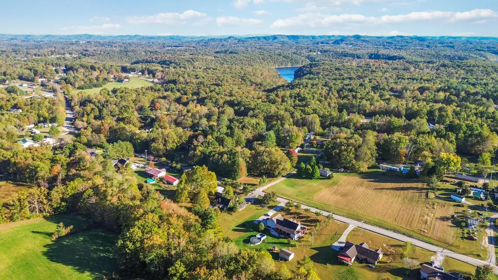 24 Beehive Lane Corbin KY 40701