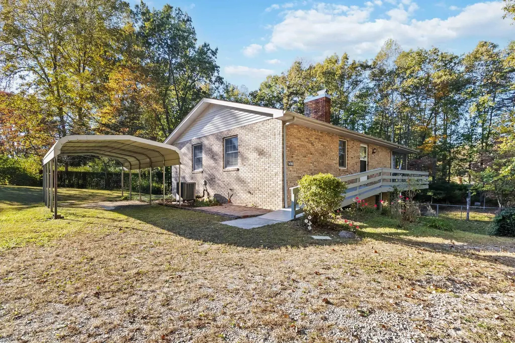 24 Beehive Lane Corbin KY 40701