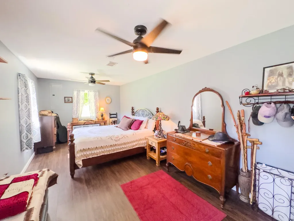 2481 Mccammon Ridge Road Mckee KY 40447