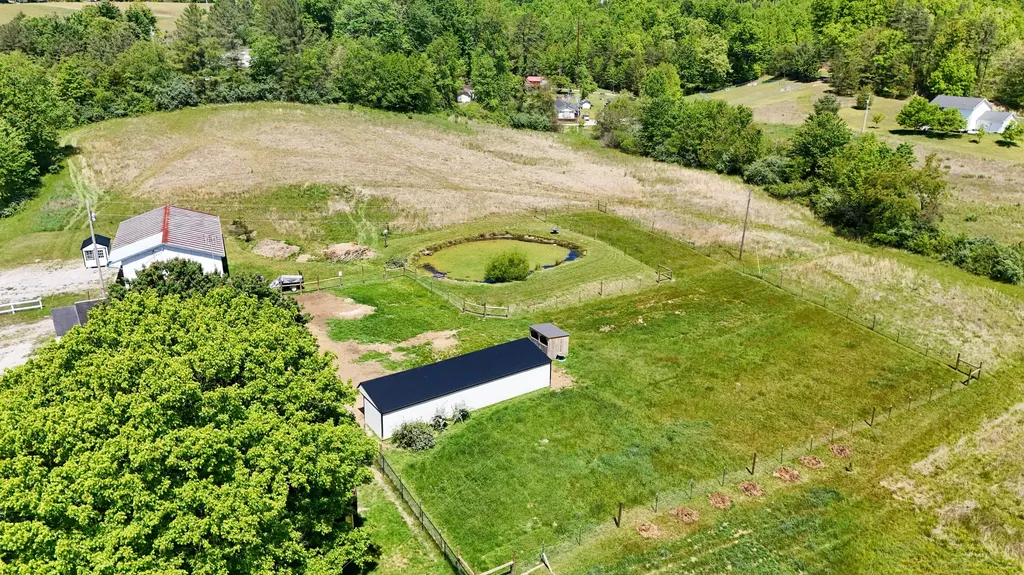 2481 Mccammon Ridge Road Mckee KY 40447