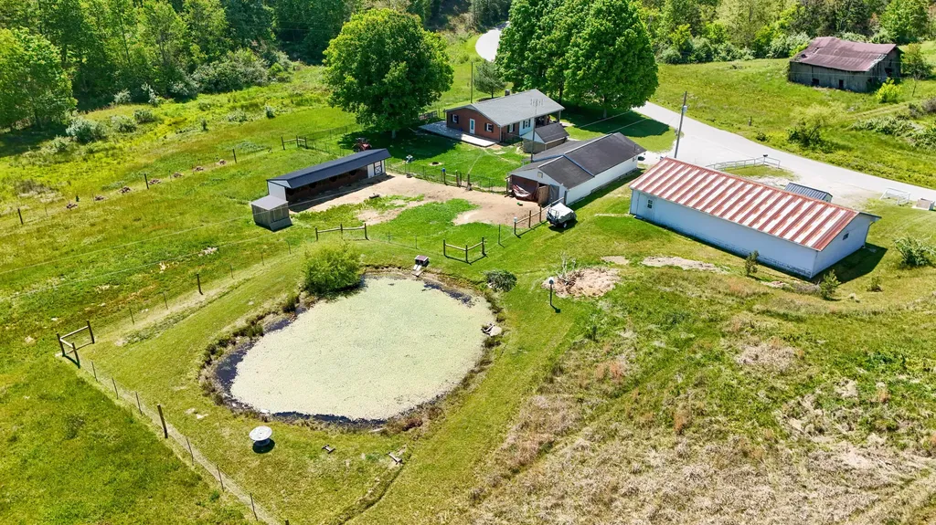 2481 Mccammon Ridge Road Mckee KY 40447