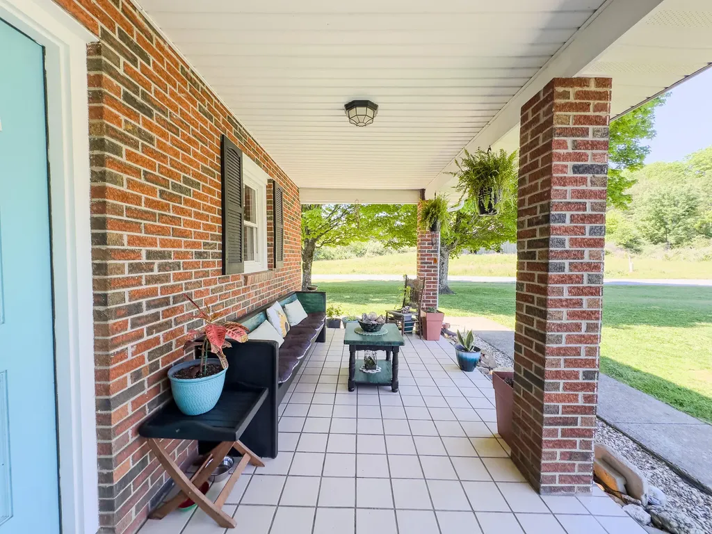 2481 Mccammon Ridge Road Mckee KY 40447
