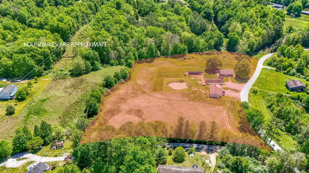 2481 Mccammon Ridge Road Mckee KY 40447