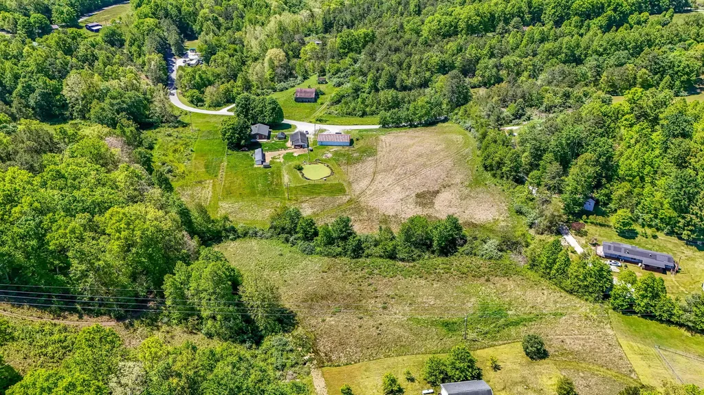 2481 Mccammon Ridge Road Mckee KY 40447