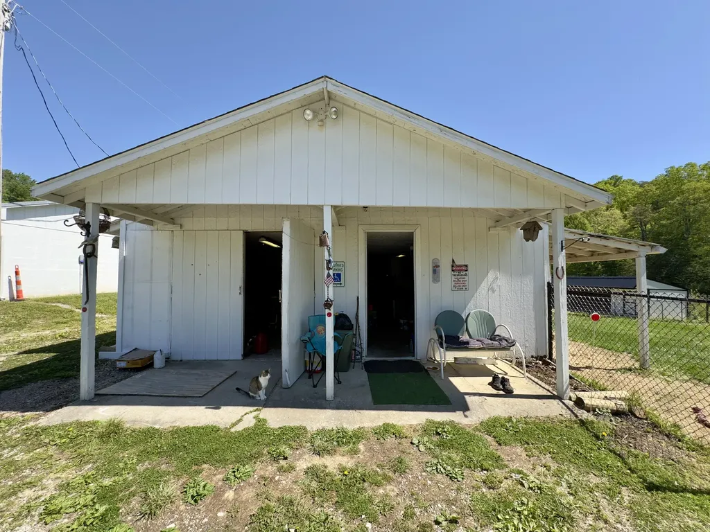 2481 Mccammon Ridge Road Mckee KY 40447