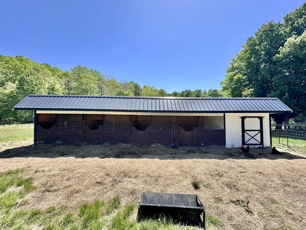 2481 Mccammon Ridge Road Mckee KY 40447