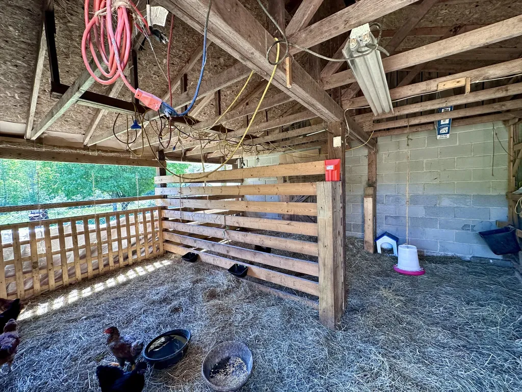 2481 Mccammon Ridge Road Mckee KY 40447