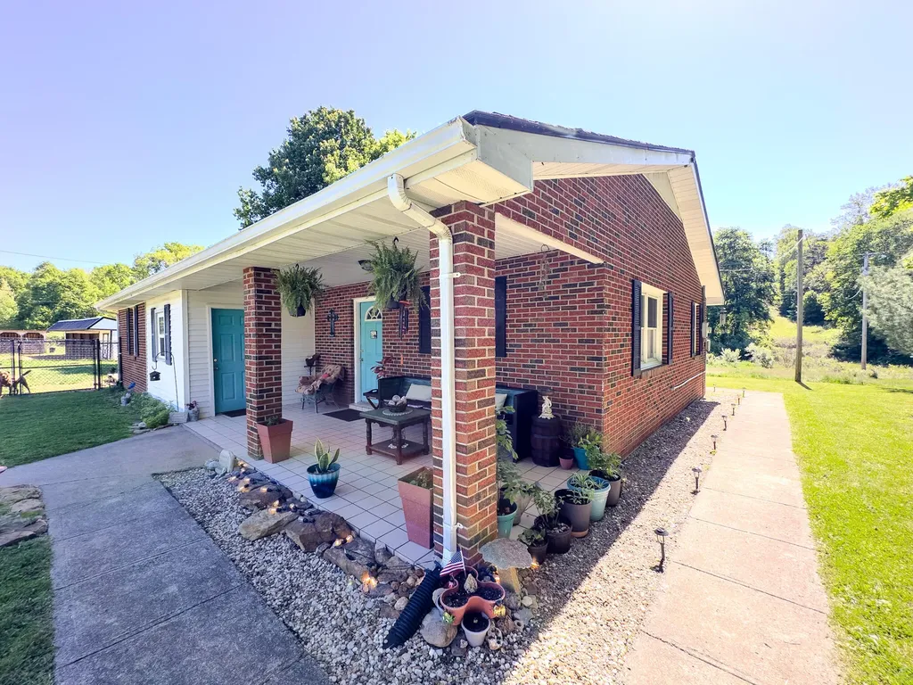 2481 Mccammon Ridge Road Mckee KY 40447