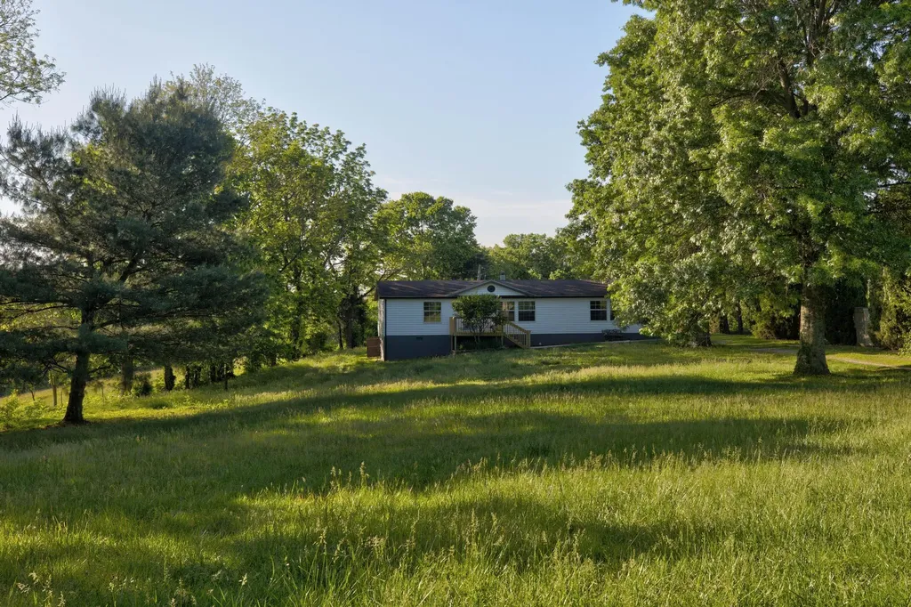 2555 Prewitt Pike Mt Sterling KY 40353