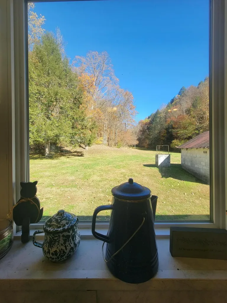 1775 Kingdom Come Creek Road Whitesburg KY 41858