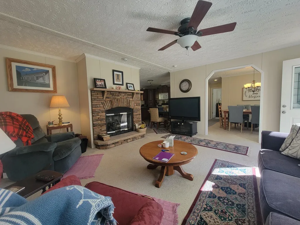 1775 Kingdom Come Creek Road Whitesburg KY 41858