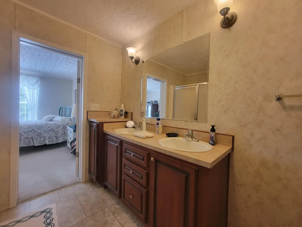 1775 Kingdom Come Creek Road Whitesburg KY 41858
