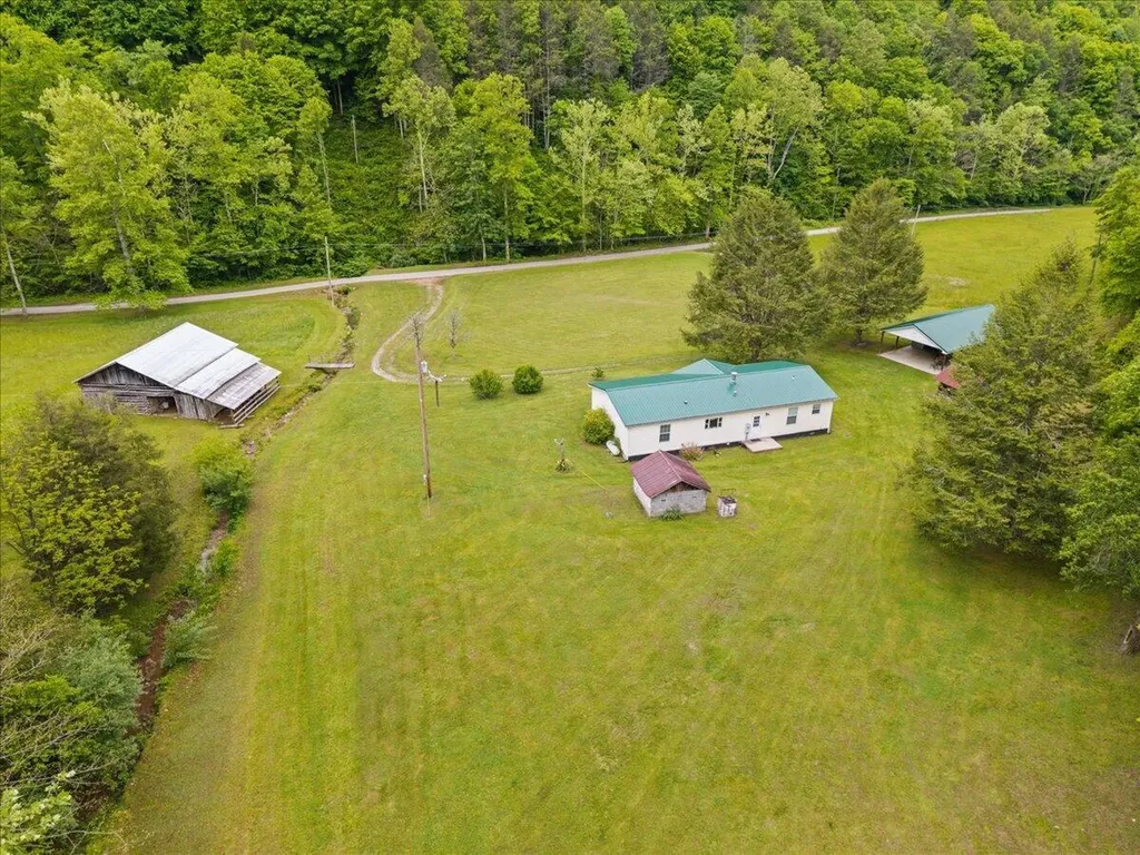 1775 Kingdom Come Creek Road Whitesburg KY 41858