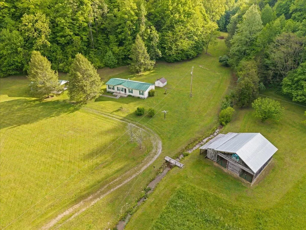 1775 Kingdom Come Creek Road Whitesburg KY 41858