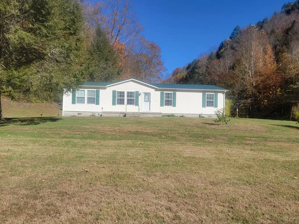 1775 Kingdom Come Creek Road Whitesburg KY 41858