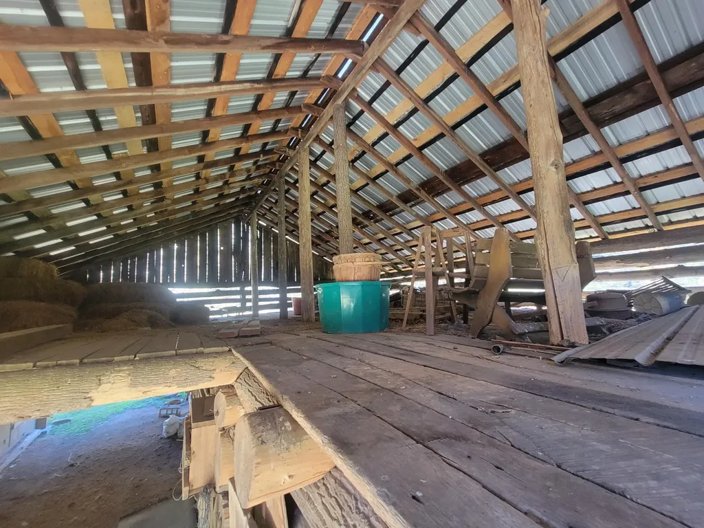 1775 Kingdom Come Creek Road Whitesburg KY 41858
