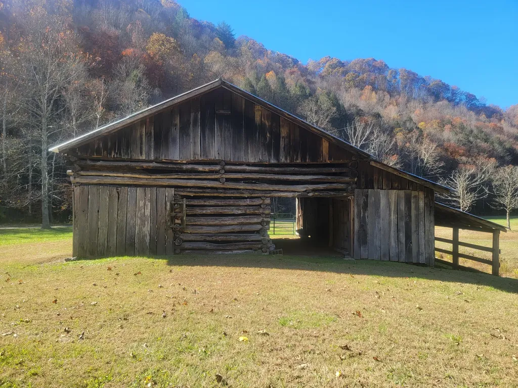 1775 Kingdom Come Creek Road Whitesburg KY 41858