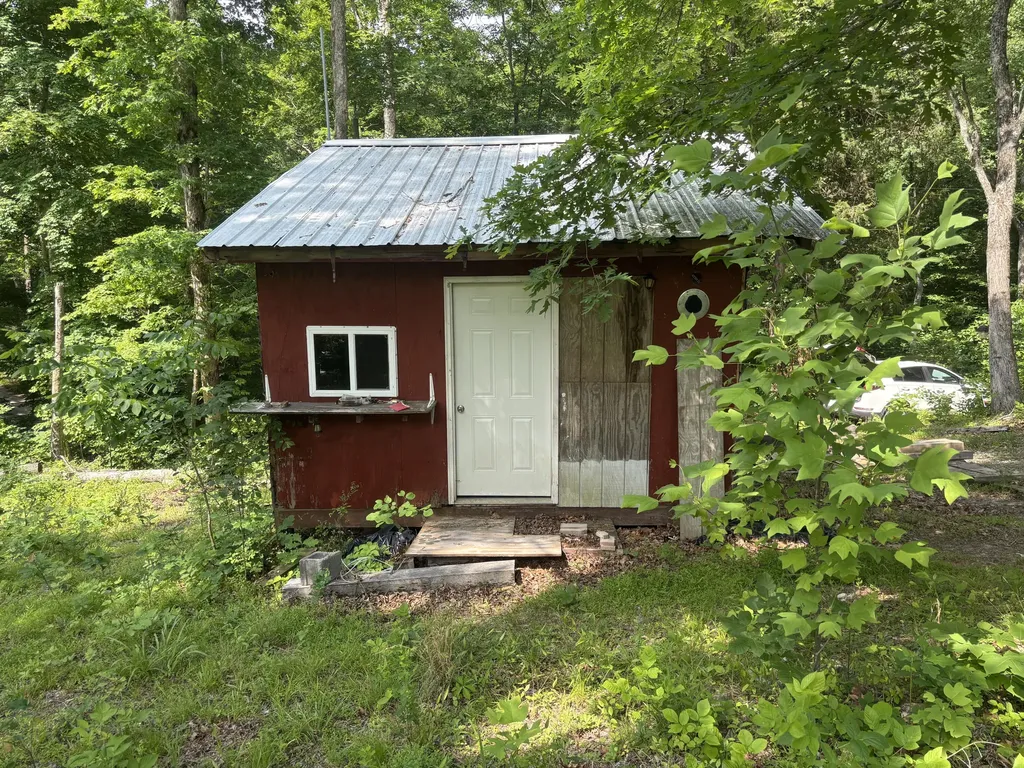 672 Sugar 2 Road Nancy KY 42544