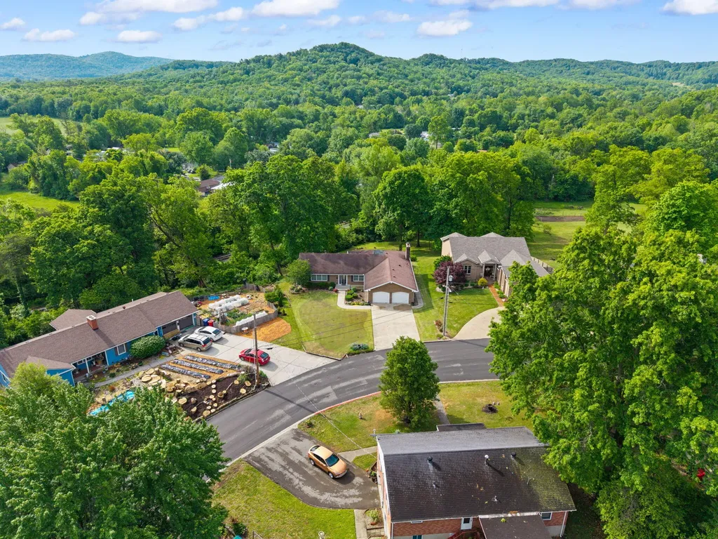 119 Holly Hill Drive Berea KY 40403