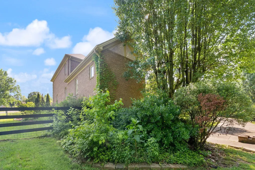 187 Woodside Drive Somerset KY 42503