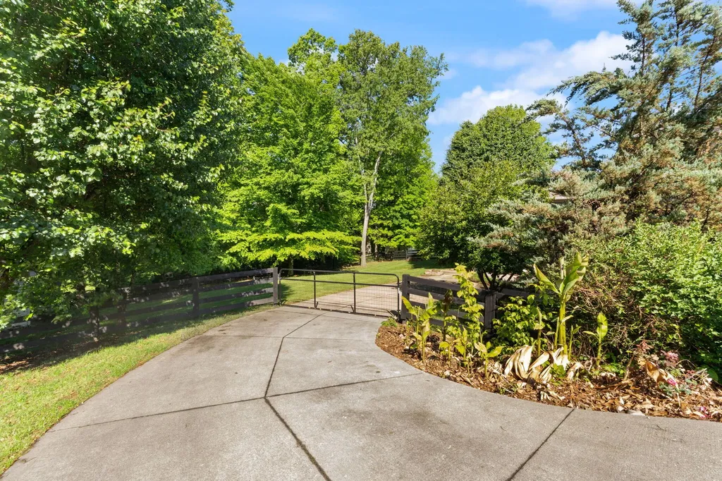 187 Woodside Drive Somerset KY 42503